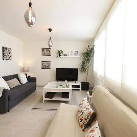 Mediterranean Apartment *